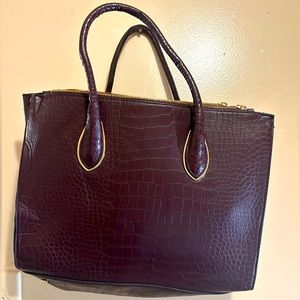 Burgundy shoulder bag